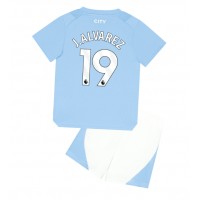 Dětský Fotbalový dres Manchester City Julian Alvarez #19 2023-24 Domácí Krátký Rukáv (+ trenýrky)